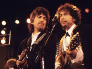George Harrison y el supergrupo que formó con “unos amigos”: la historia de Travelling Wilburys