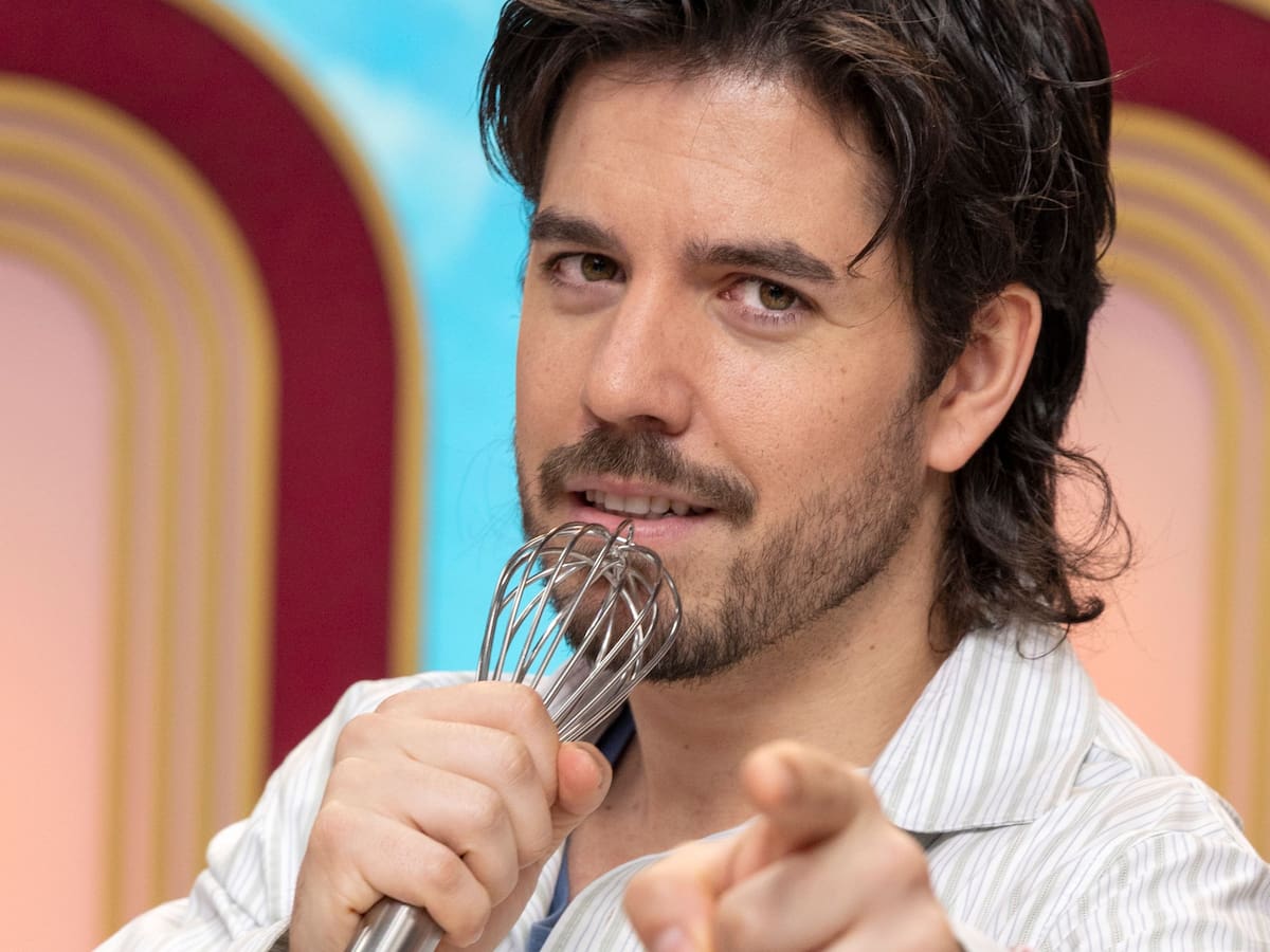 Roi Méndez cambia la letra a ‘Mi música es tu voz’, el himno de la primera edición de ‘Operación Triunfo’, y Natalia reacciona: “Fatal”