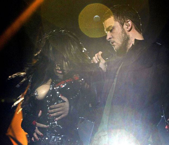 Janet Jackson y Justin Timberlake, el pezón-gate más comentado.