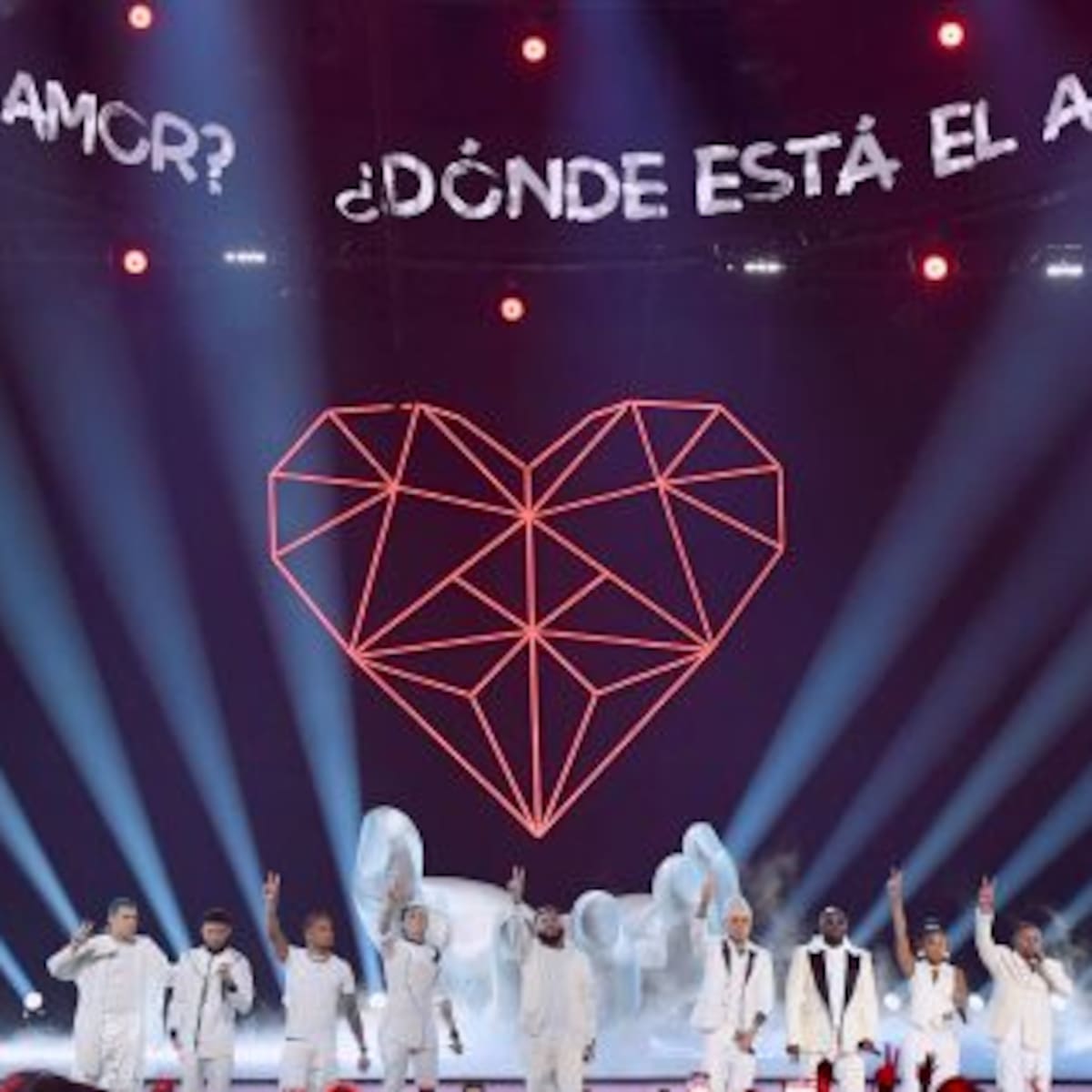 Mira cómo fue la impresionante presentación de Emilia, Lit Killah y Tiago PZK junto con los Black Eyed Peas
