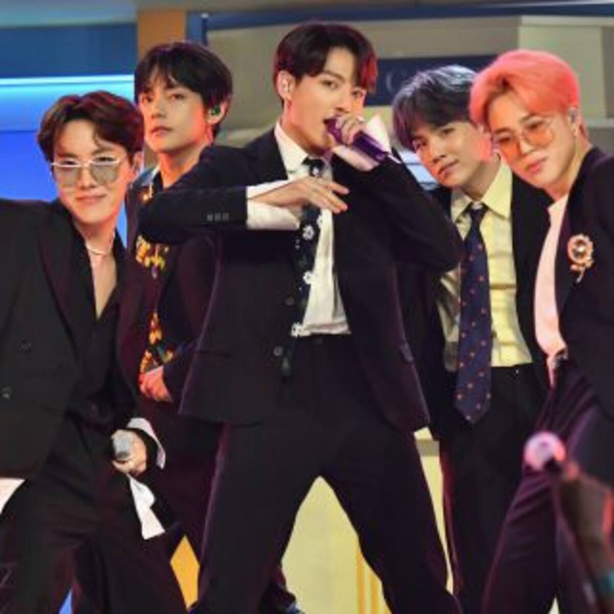Jimin de BTS se emocionó en el primer concierto de su gira