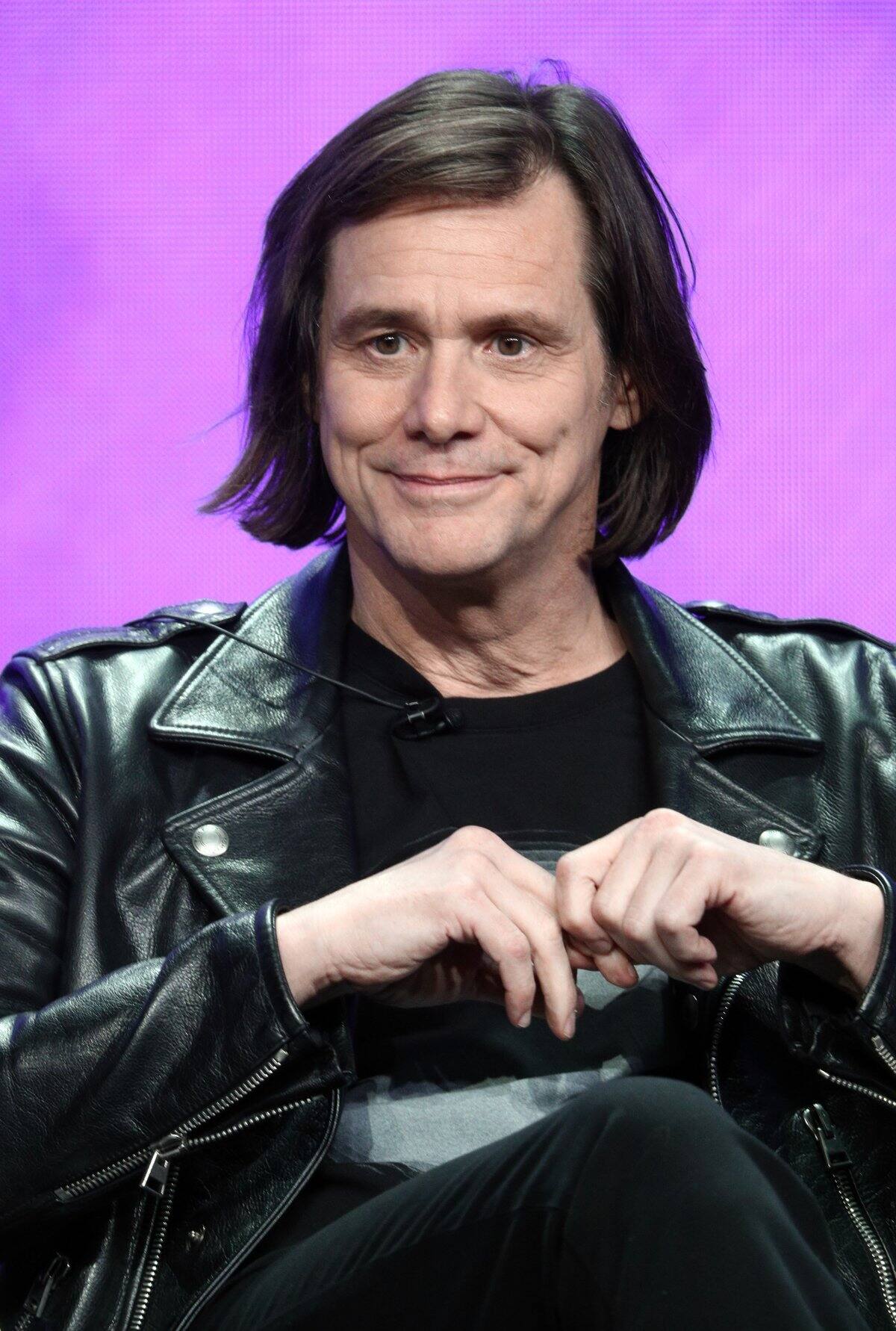 Jim Carrey - Cuando la empresa de su padre fracasó tuvo que vivir en una camioneta y dejar los lujos.