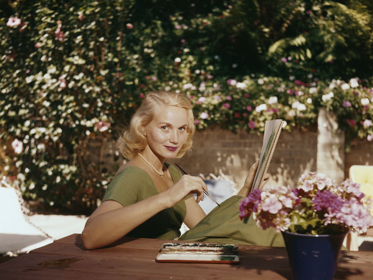 Muere la actriz Eva Marie Saint, estrella de 'Con la muerte en los talones' de Hitchcock, a los 102 años