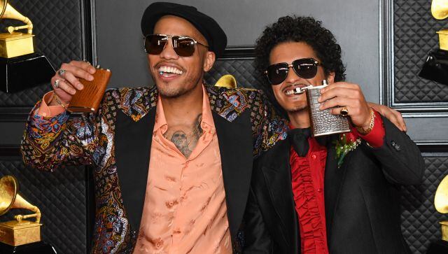 Silk Sonic (Anderson .Paak y Bruno Mars), en la alfombra roja de los Grammy 2021