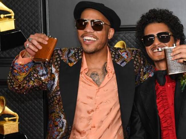 Silk Sonic (Anderson .Paak y Bruno Mars), en la alfombra roja de los Grammy 2021