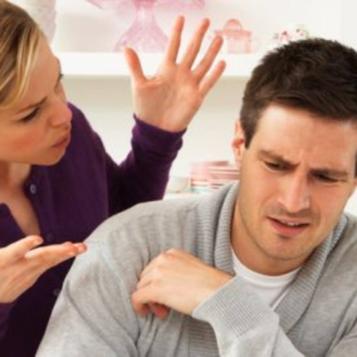 ¿La voz de las mujeres agota a los hombres?