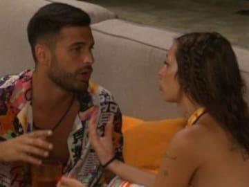 Miguel de Hoyos y Marina hablan de Manu a sus espaldas en ‘La isla de las tentaciones’ y se prevé movida