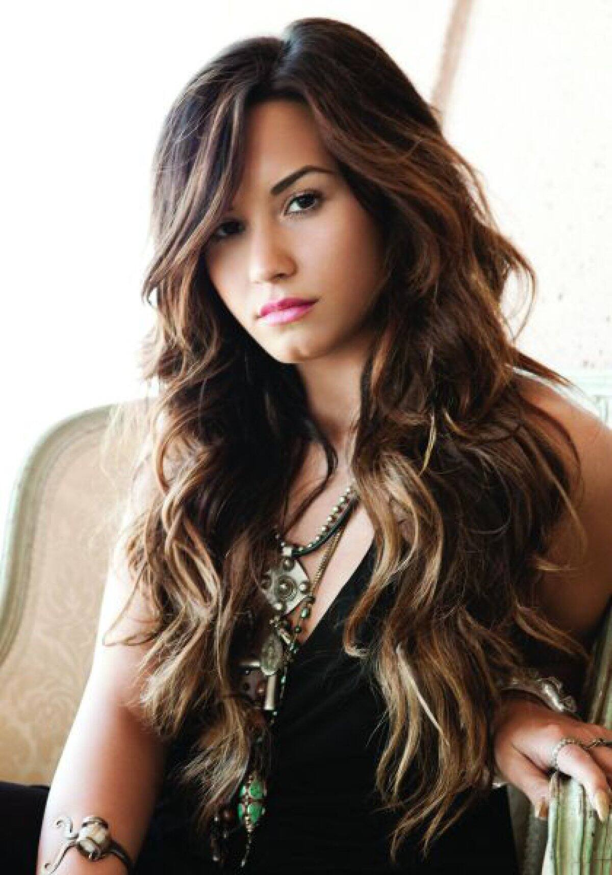 Abandonó Twitter e Instagram para apostar todo a Snapchat, donde no podía recibir comentarios negativos. Duró menos de 24 horas sin volver a tuitear como@ddlovato.