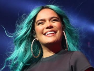 Karol G celebra su 31 cumpleaños con el hit de ‘Mamiii’, un look potente y nuevos cambios en su vida