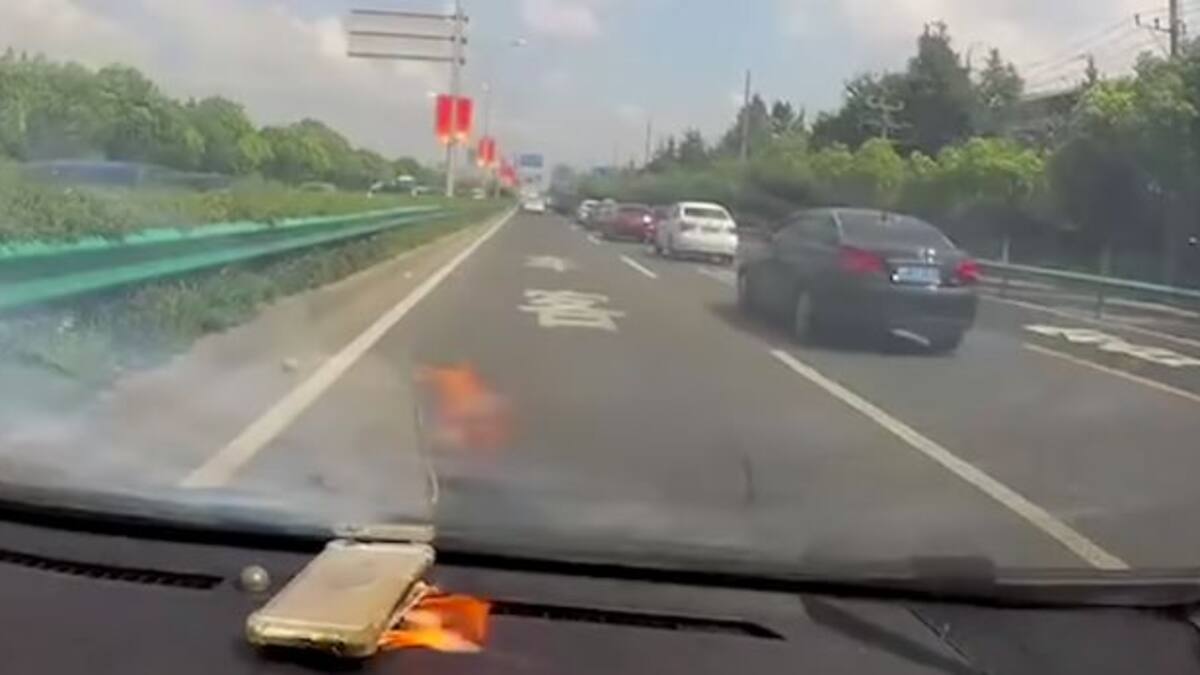 ¡Cuidado! Un iPhone explotó dos veces en un auto