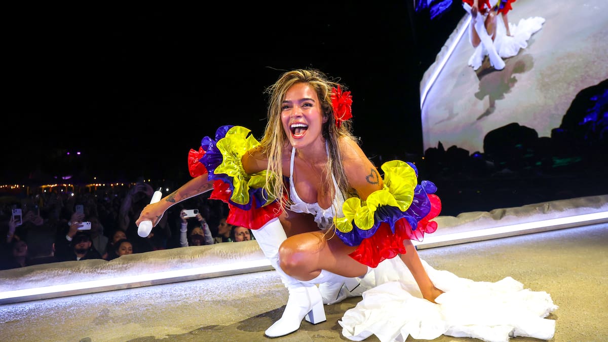 Karol G arranca ‘Viajando Por El Mundo Tropitour’: Incidente técnico, luna de miel pagada, canción inédita o fan enloquecida