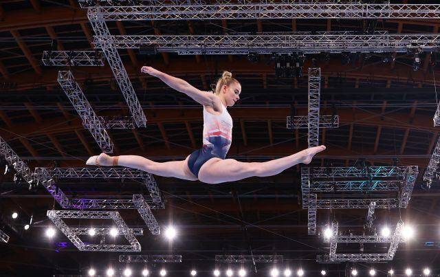 Diseño tradicional de los uniformes de las gimnastas