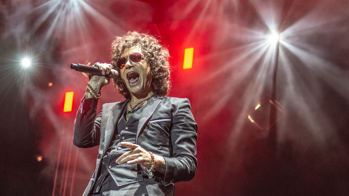 Enrique Bunbury cumple 59 años: del origen de su nombre a la historia del joven que empezó tocando el bajo y acabó liderando Héroes del Silencio | LOS40 Classic | LOS40