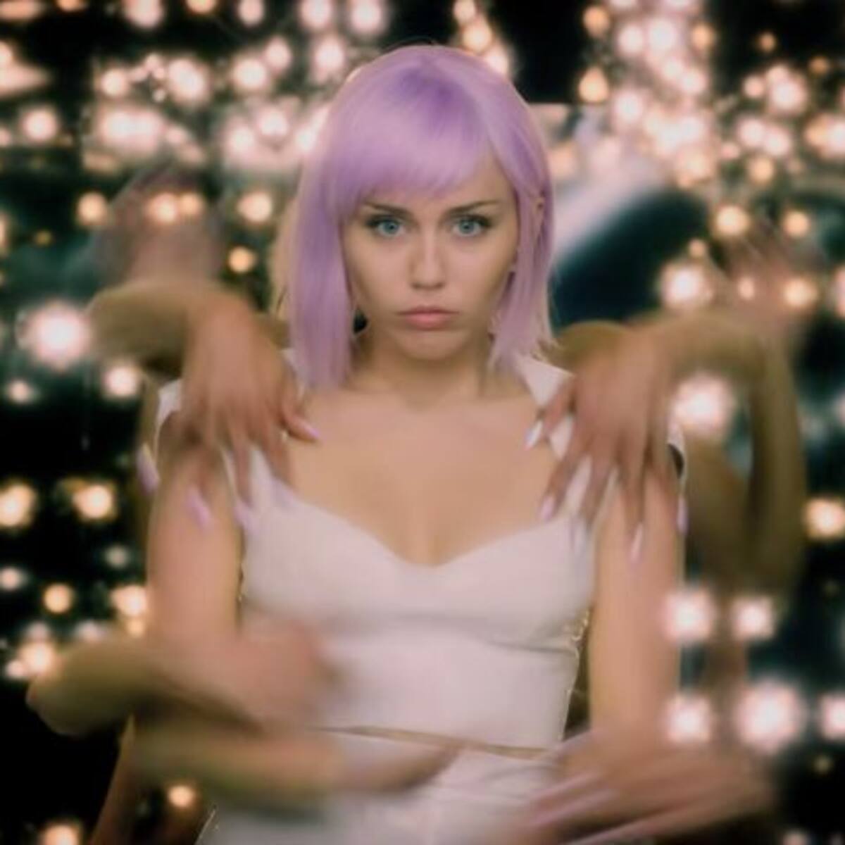 Miley Cyrus protagoniza el tráiler de la nueva temporada de Black Mirror