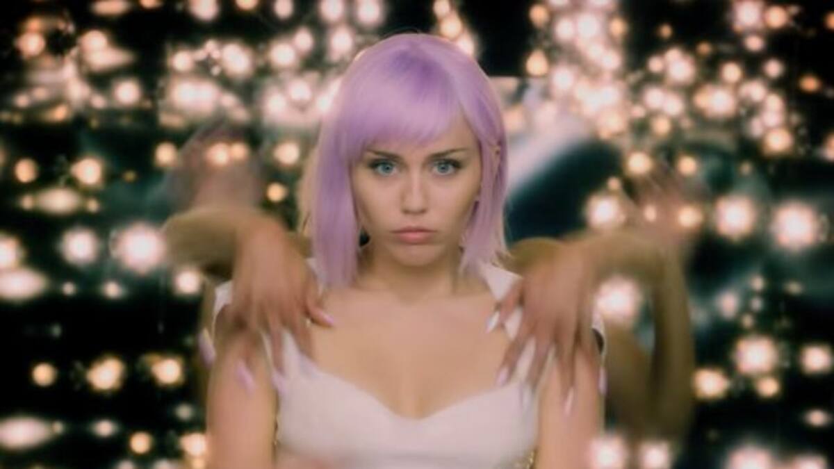 Miley Cyrus protagoniza el tráiler de la nueva temporada de Black Mirror