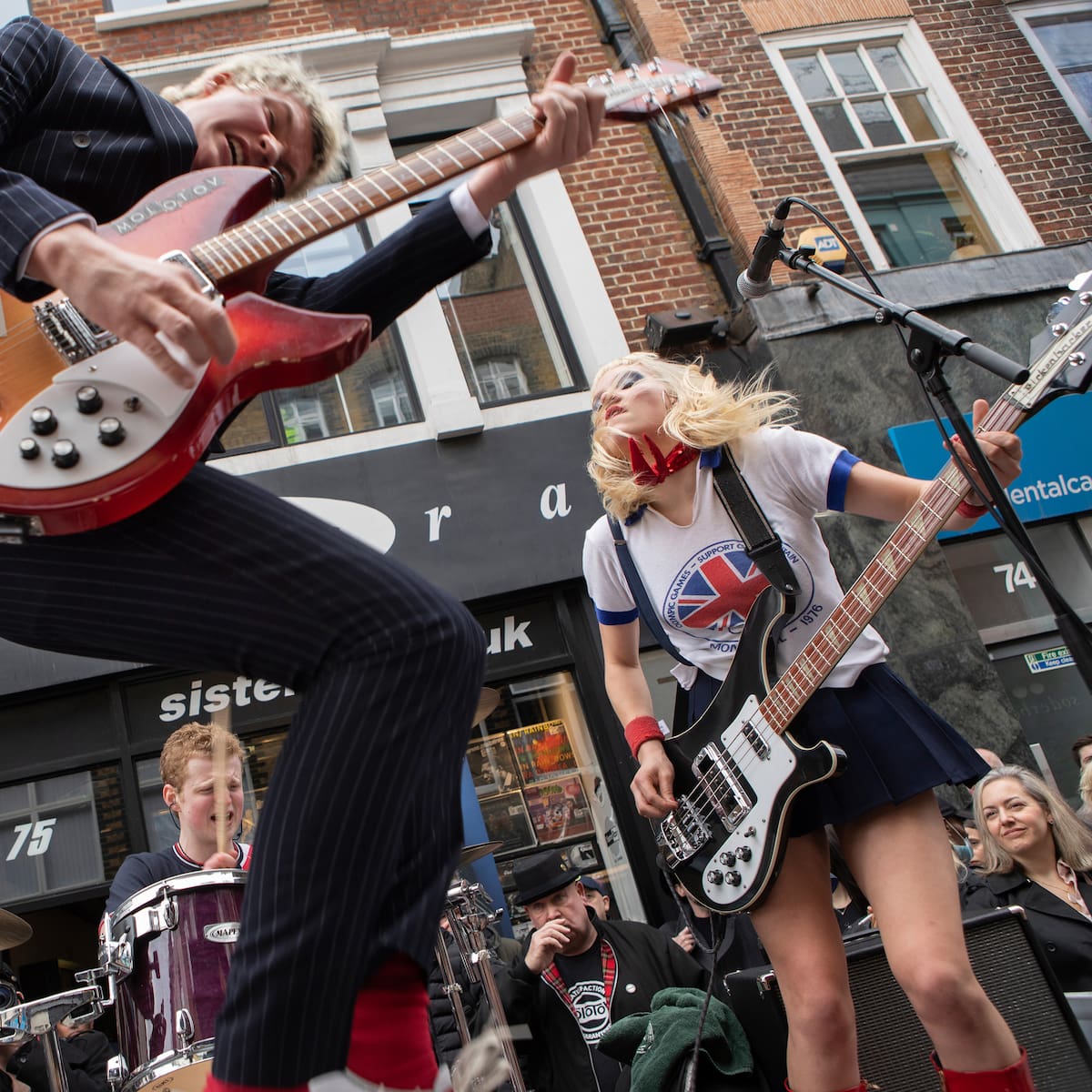 The Molotovs, la nueva banda favorita de Loquillo: Unos adolescentes que miran al pasado para llenar de energía el presente