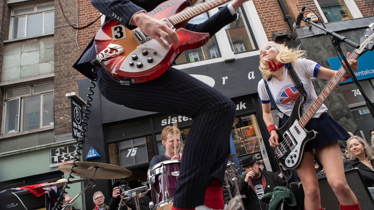 The Molotovs, la nueva banda favorita de Loquillo: Unos adolescentes que miran al pasado para llenar de energía el presente