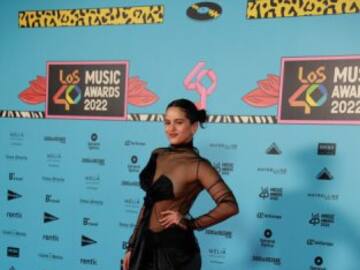Rosalía se pone tierna en LOS40 Music Awards 2022 recordando su primer beso público con Rauw Alejandro