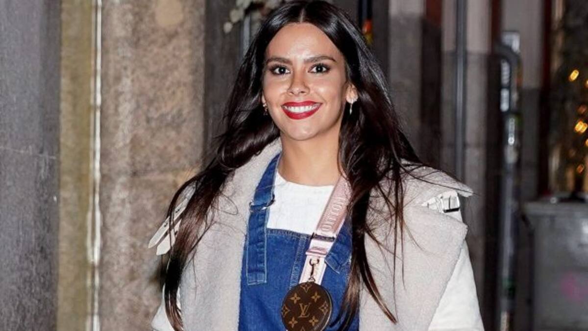 Cristina Pedroche, sin complejos enseñando su peso en la báscula