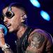 Un gesto de Rauw Alejandro en su concierto activa las alarmas sobre un cambio con Rosalía