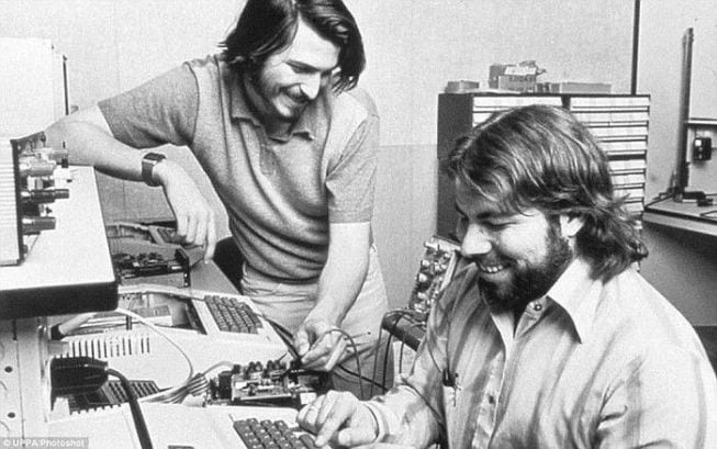 Steve Wozniak y Jobs dándolo todo.