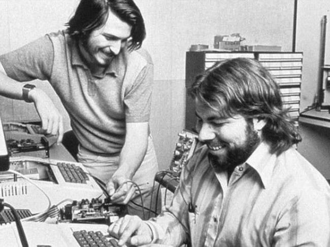 Steve Wozniak y Jobs dándolo todo.