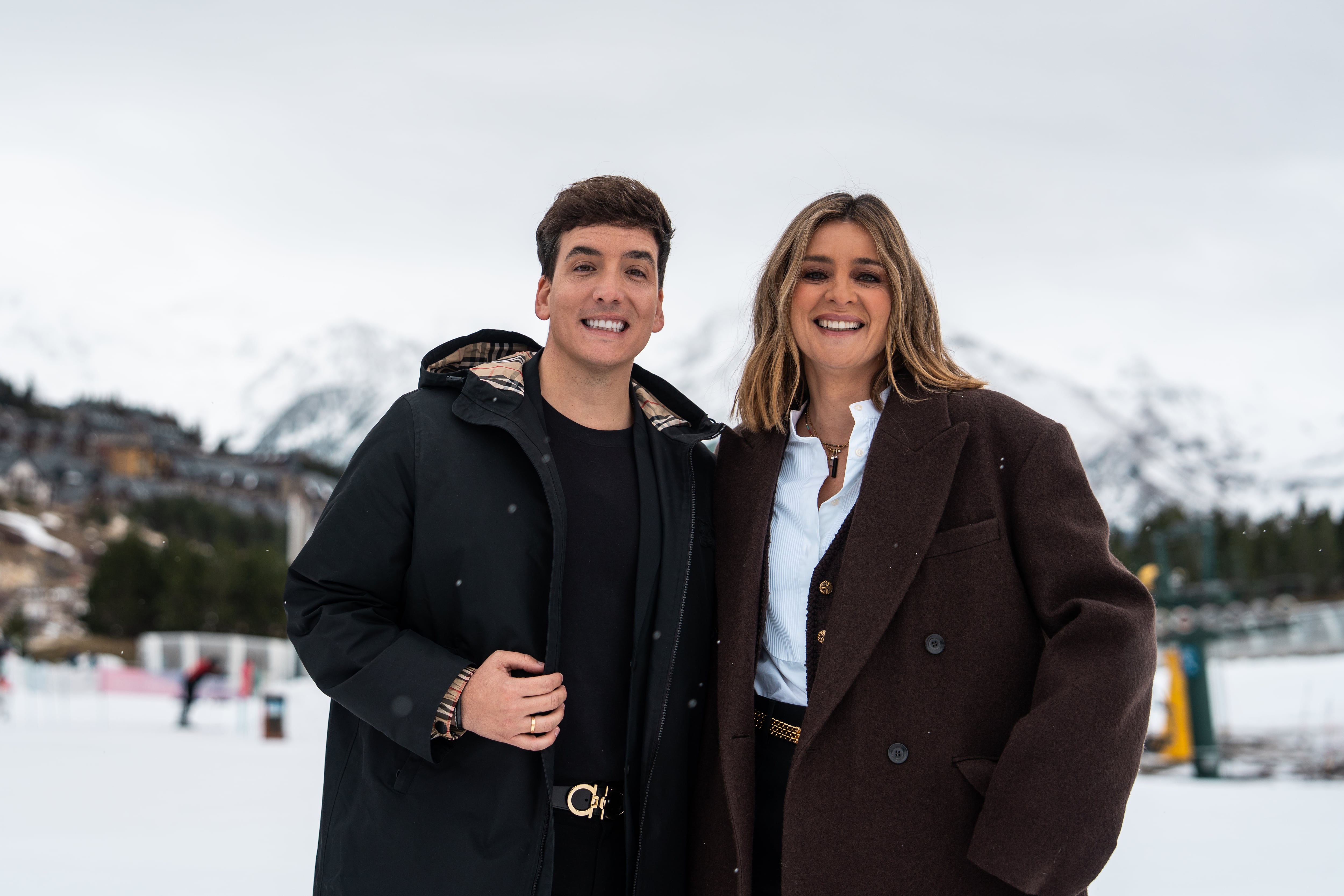 Sandra Barneda y Xuso Jones en la foto promocional de las Campanadas.