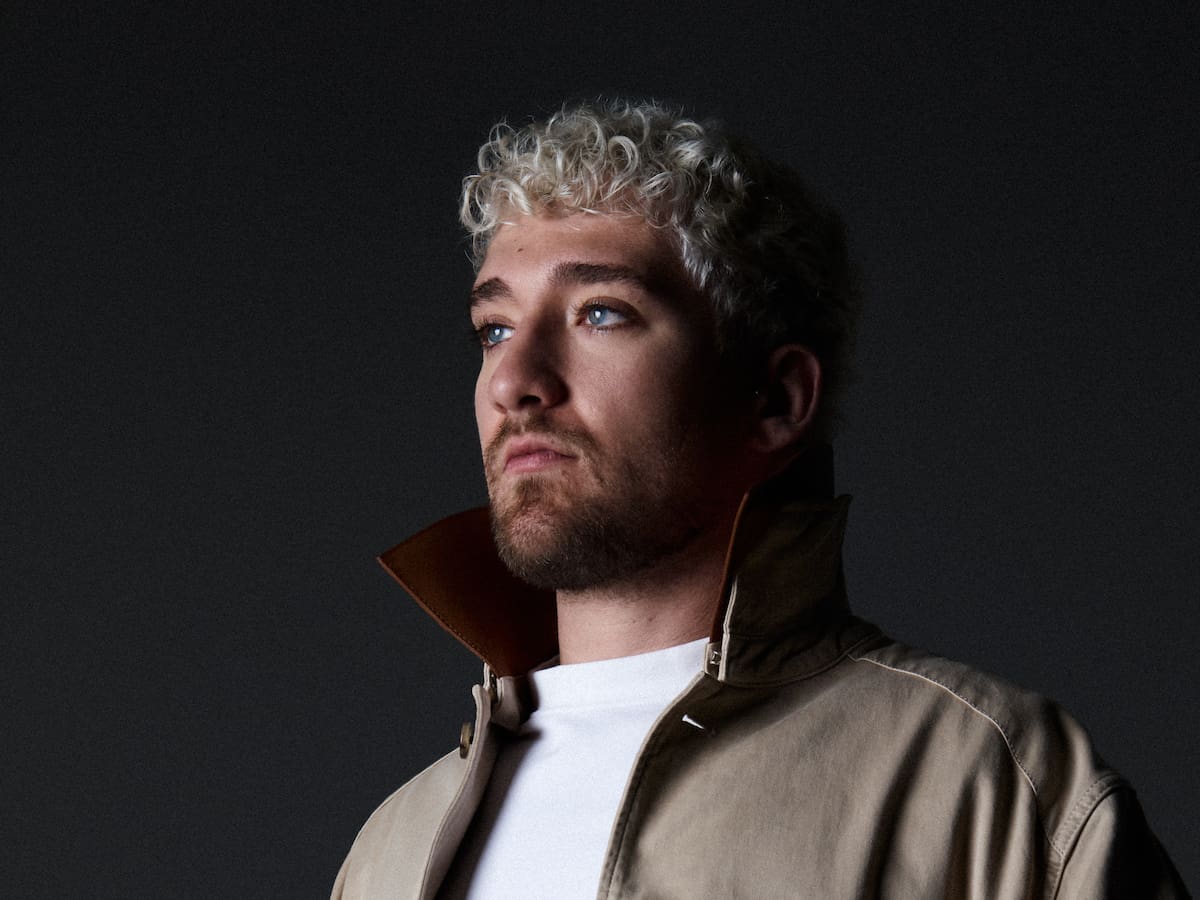 Lucho RK desvela la portada, el tracklist y las colaboraciones de 'SORDO DE UN PIE', su primer disco