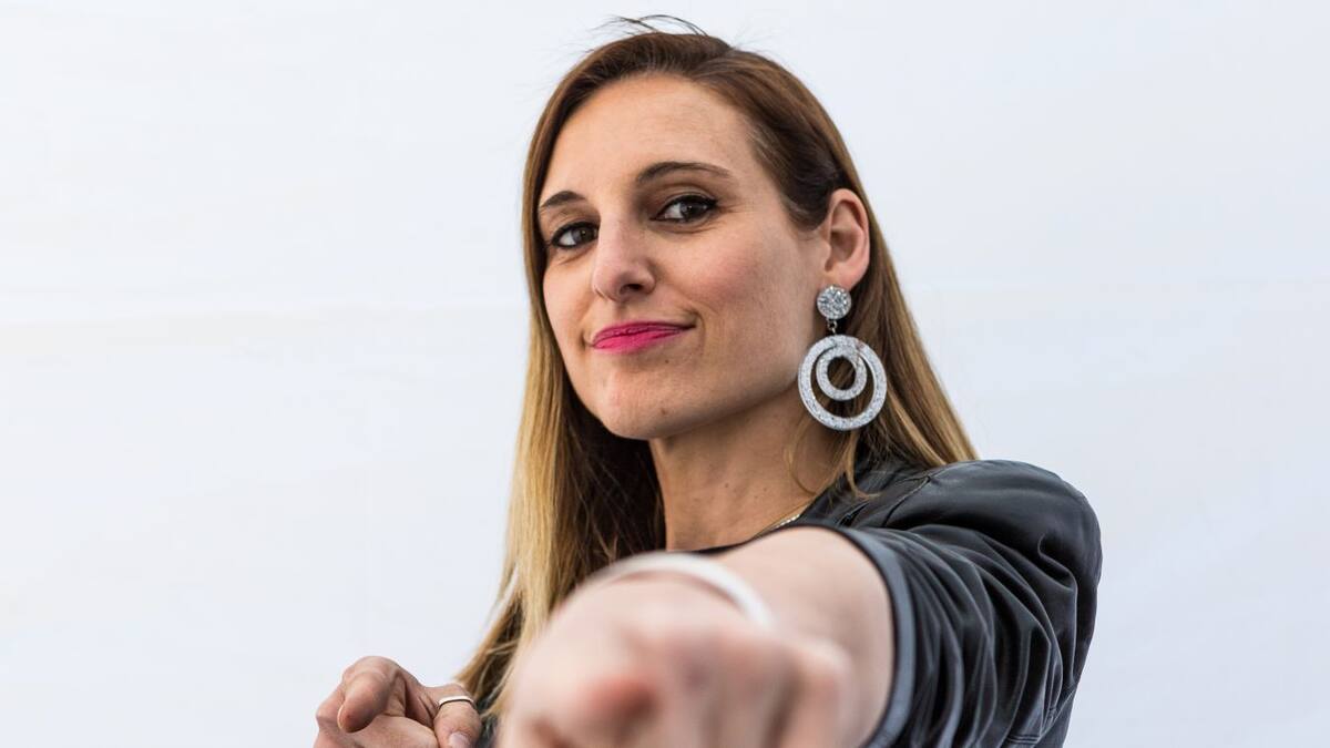 Conchita recrea la portada de ‘Nada más’ 14 años después