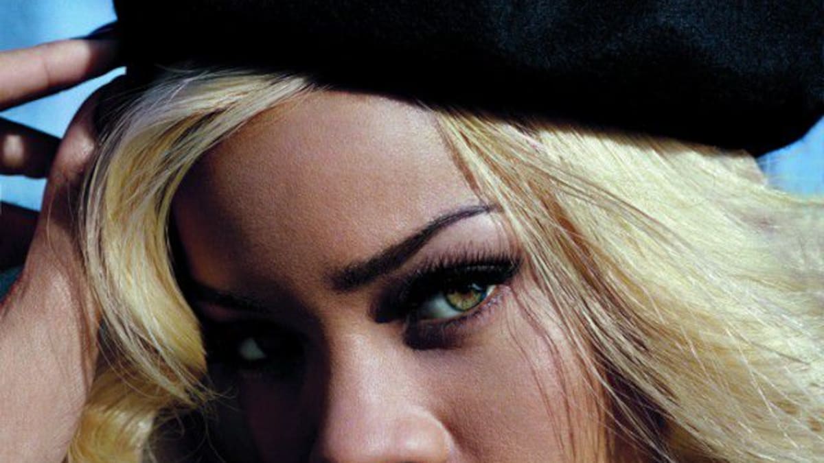 Rihanna cambia de look por Navidad