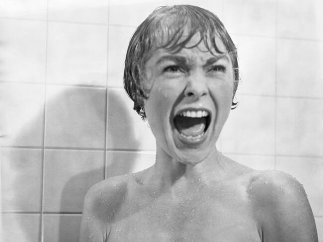 La actriz Janet Leigh en la icónica escena de la ducha de la película &#039;Psicosis&#039;.