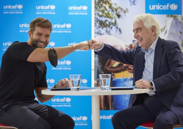 Pablo Alborán y Gustavo Suárez Pertierra, presidente de UNICEF España