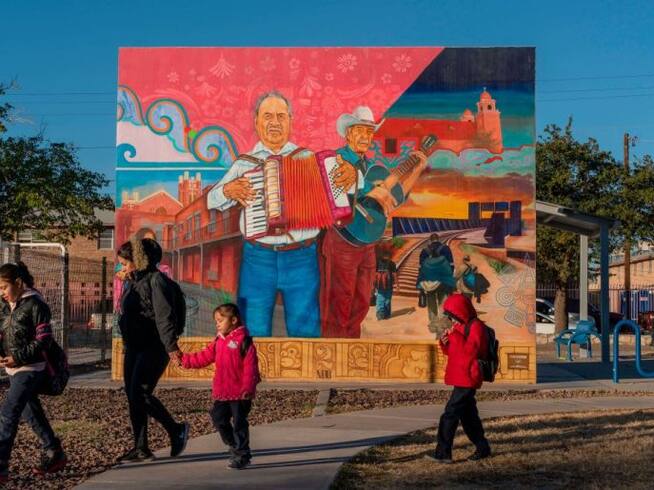 Mural de homenaje a la música y cultura de El Paso, Texas. PAUL RATJE/AFP via Getty Images