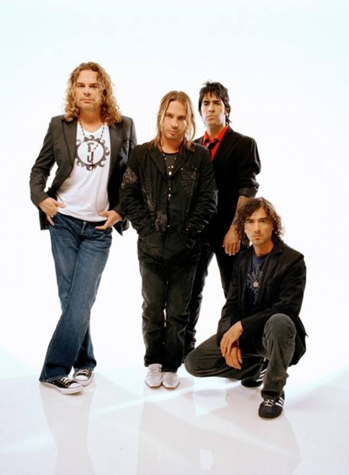 La banda adoptó el nombre que le daría proyección internacional: «Maná». El nombre del grupo fue elegido por el significado que tiene la palabra en polinesio: «energía positiva».