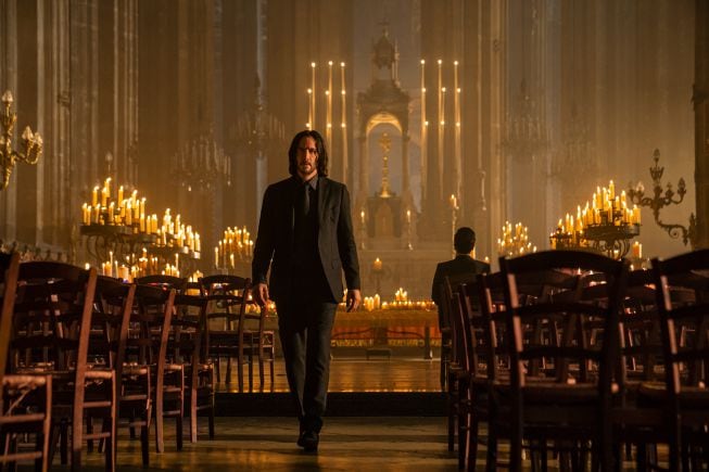 Keanu, tan cómodo de John Wick como de costumbre.