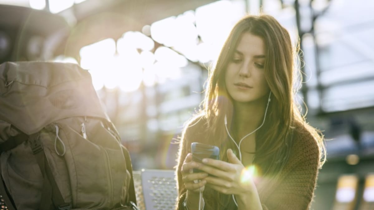 Las mujeres son más adictas al celular que los hombres