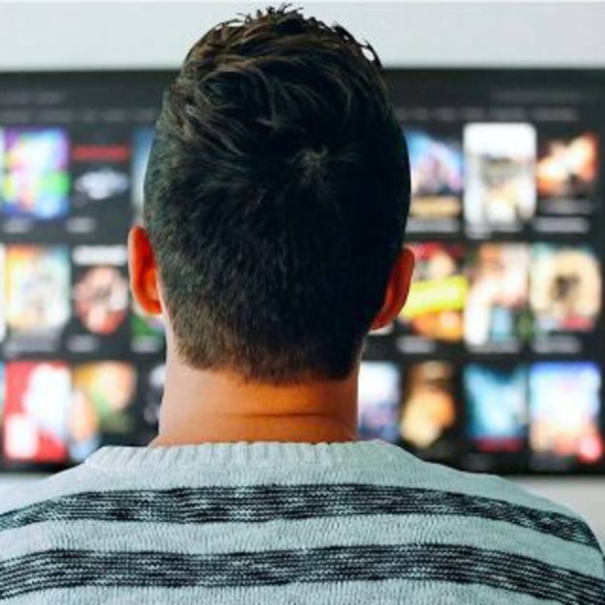 Todos quieren este trabajo: ofrecen 2.500 dólares por ver 25 películas en 25 días