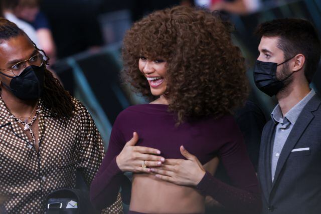 Zendaya era consciente de las complicaciones de su mini crop top.