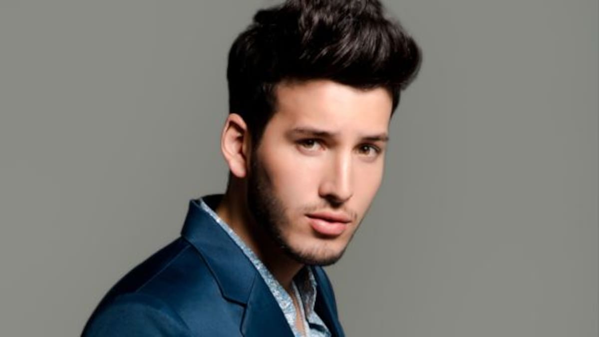 Sebastián Yatra perdió una apuesta y tuvo que cambiar su look