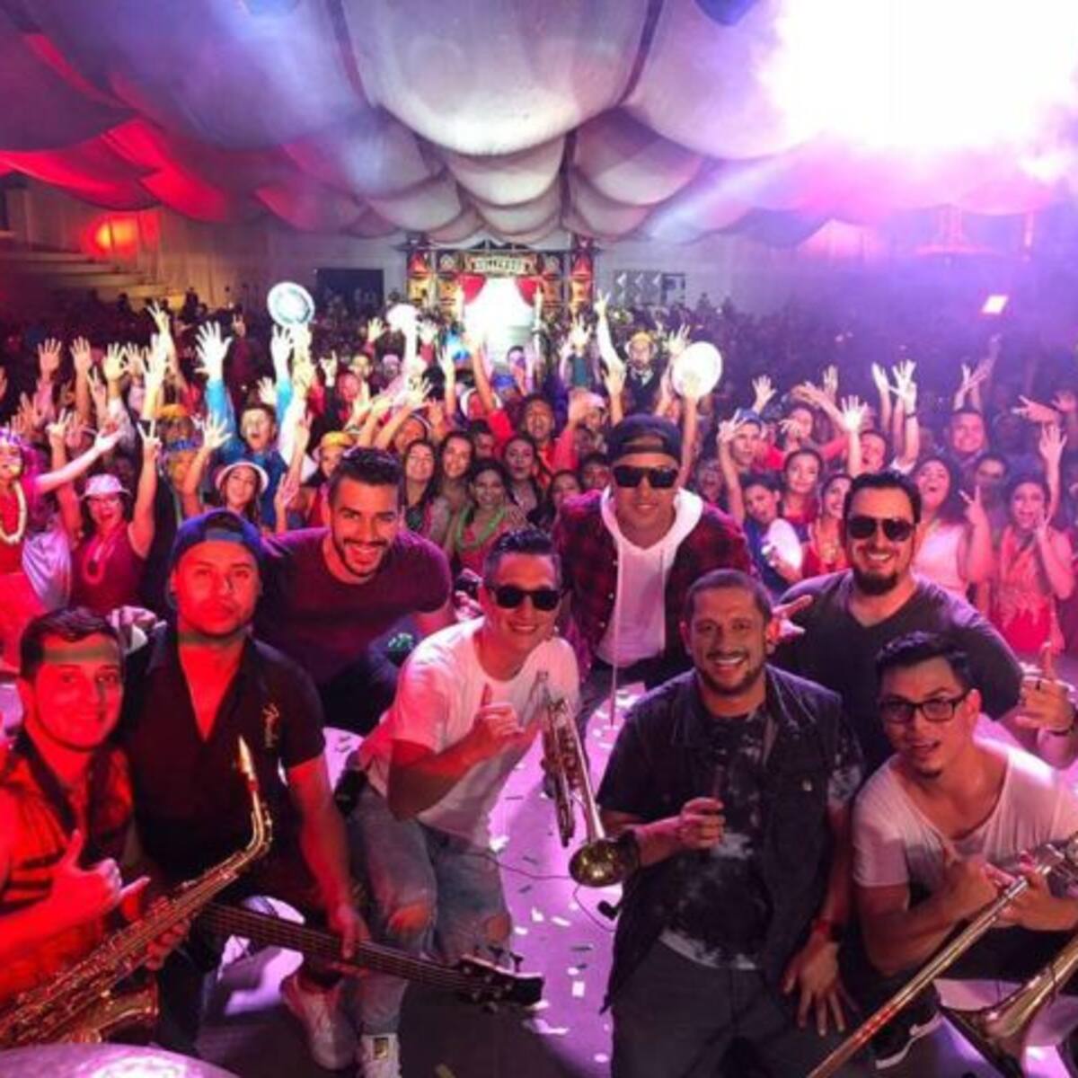 Grupo 'La Kuarta' los pondrá a bailar con el tema 'Cantando'
