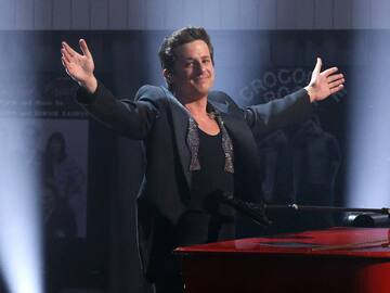 La historia detrás de ‘Hero’, el nuevo single de Charlie Puth: “Quiero agradecer a Taylor Swift”