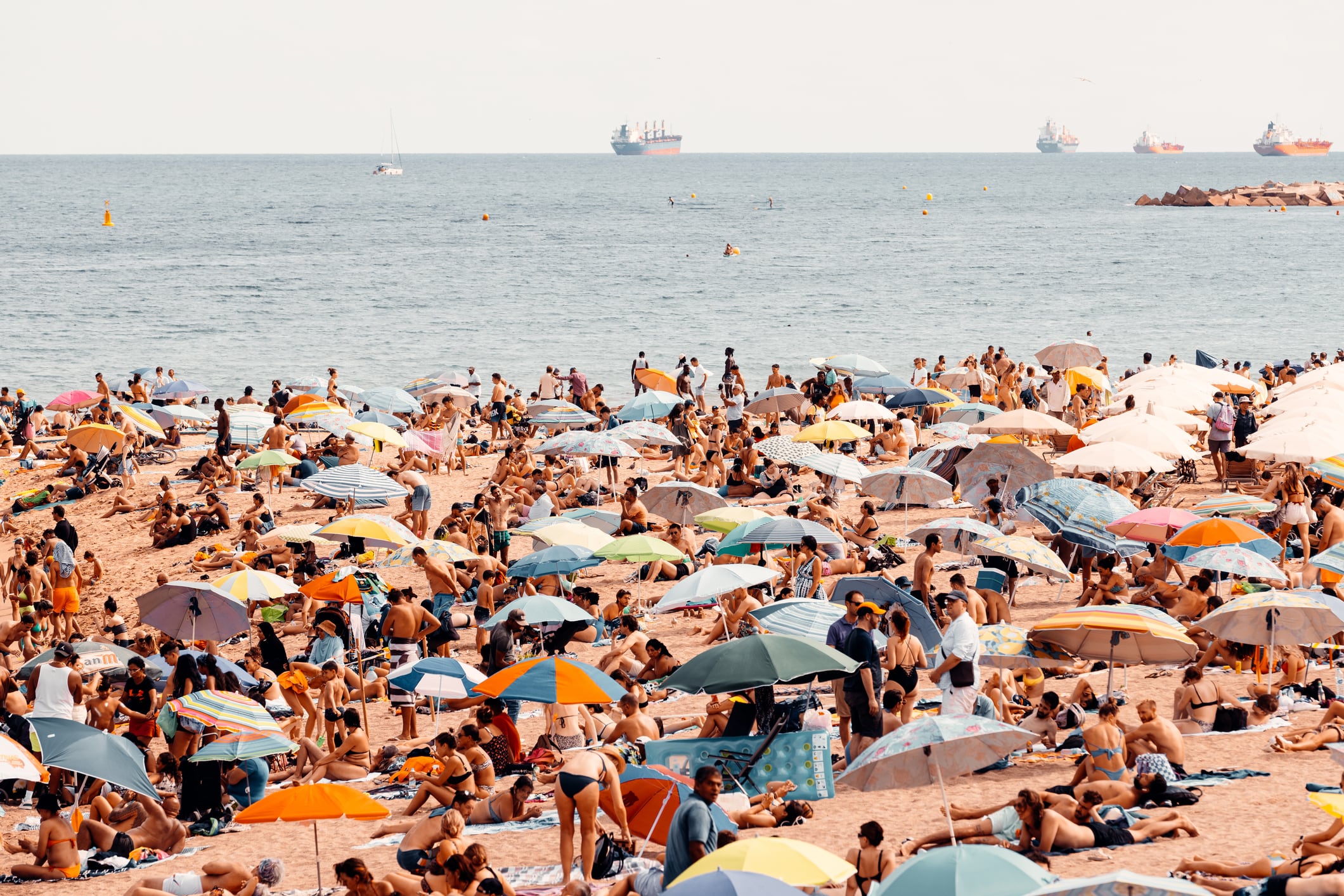 La playa de la Barceloneta, en Barcelona.