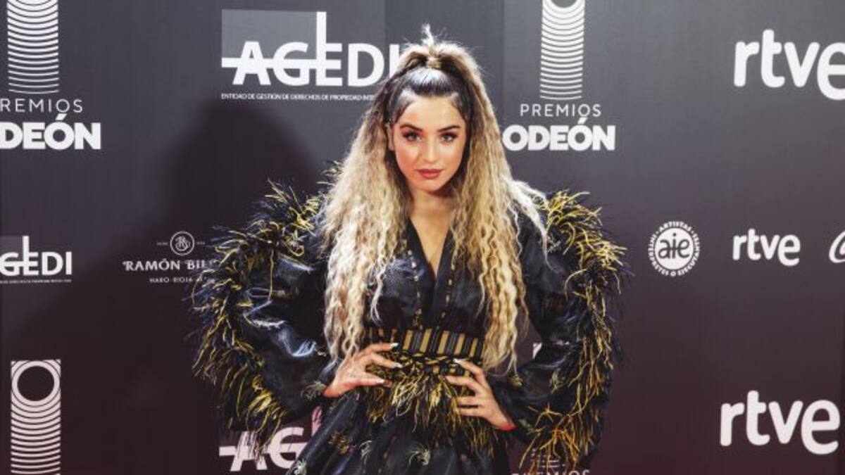 Lola Índigo tiene algo entre manos con motivos orientales: “Se acabó tu dinastía”