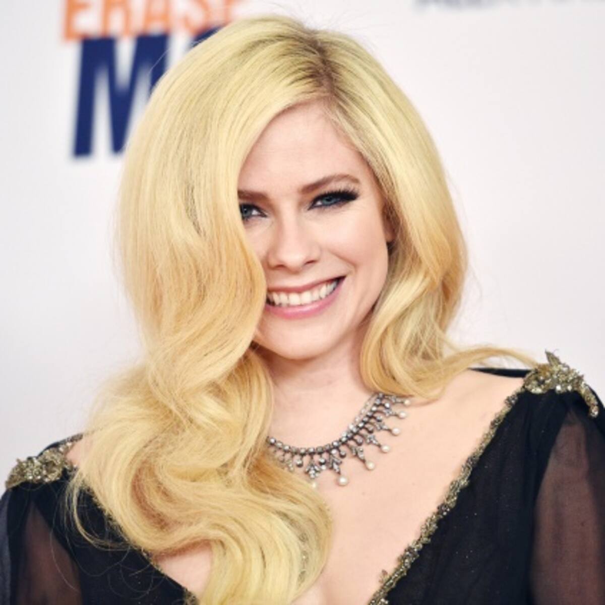 Avril Lavigne anuncia su regreso con emotiva carta