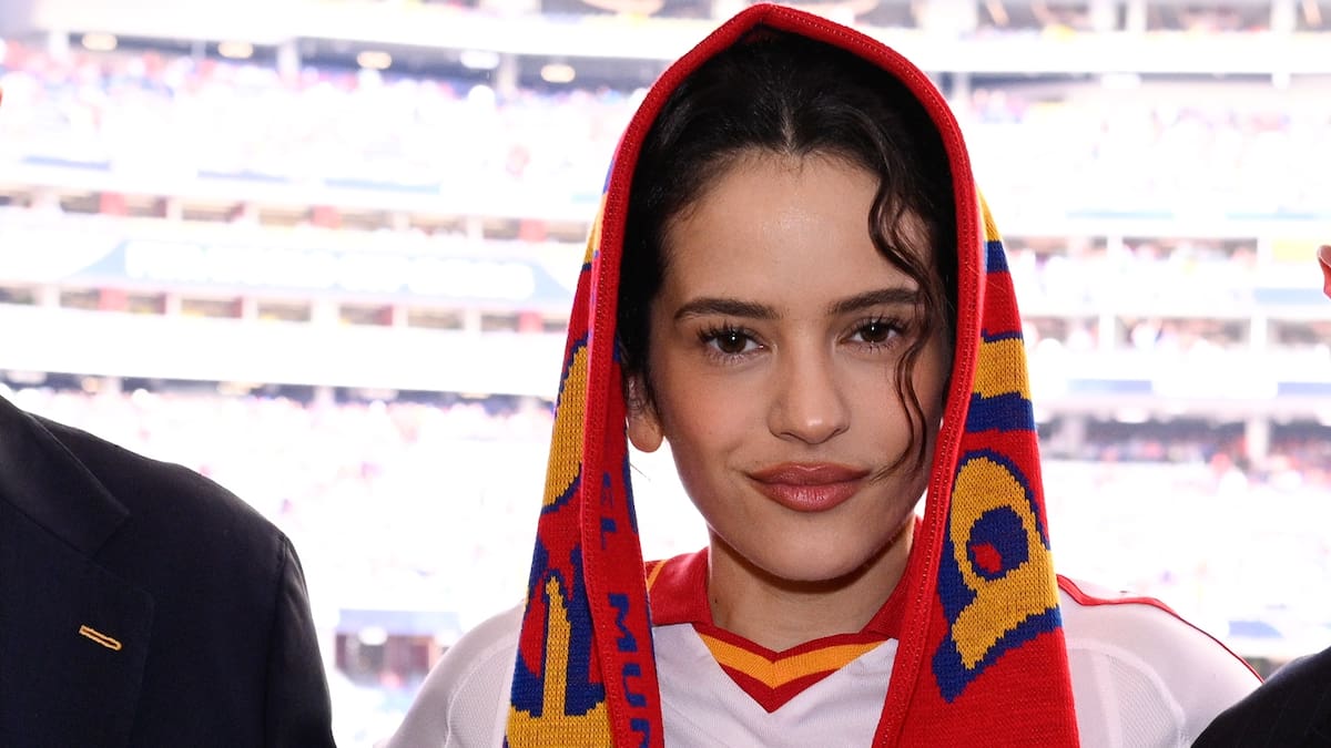 Si Shakira fue el talismán de la Selección española de fútbol, Rosalía lo es de la natación artística