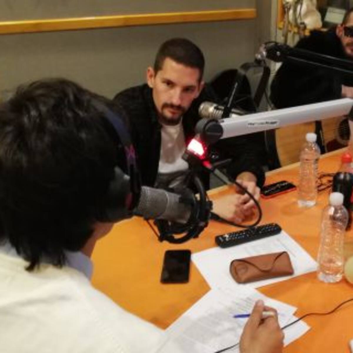 Mau & Ricky se animaron a jugar a "¿Quién de los dos?"
