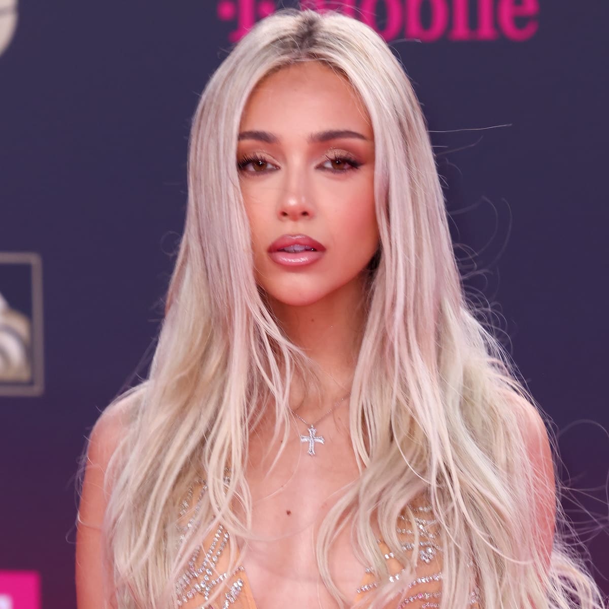 Alfombra de Premio Lo Nuestro 2026: Todos los vestidos y estilismos