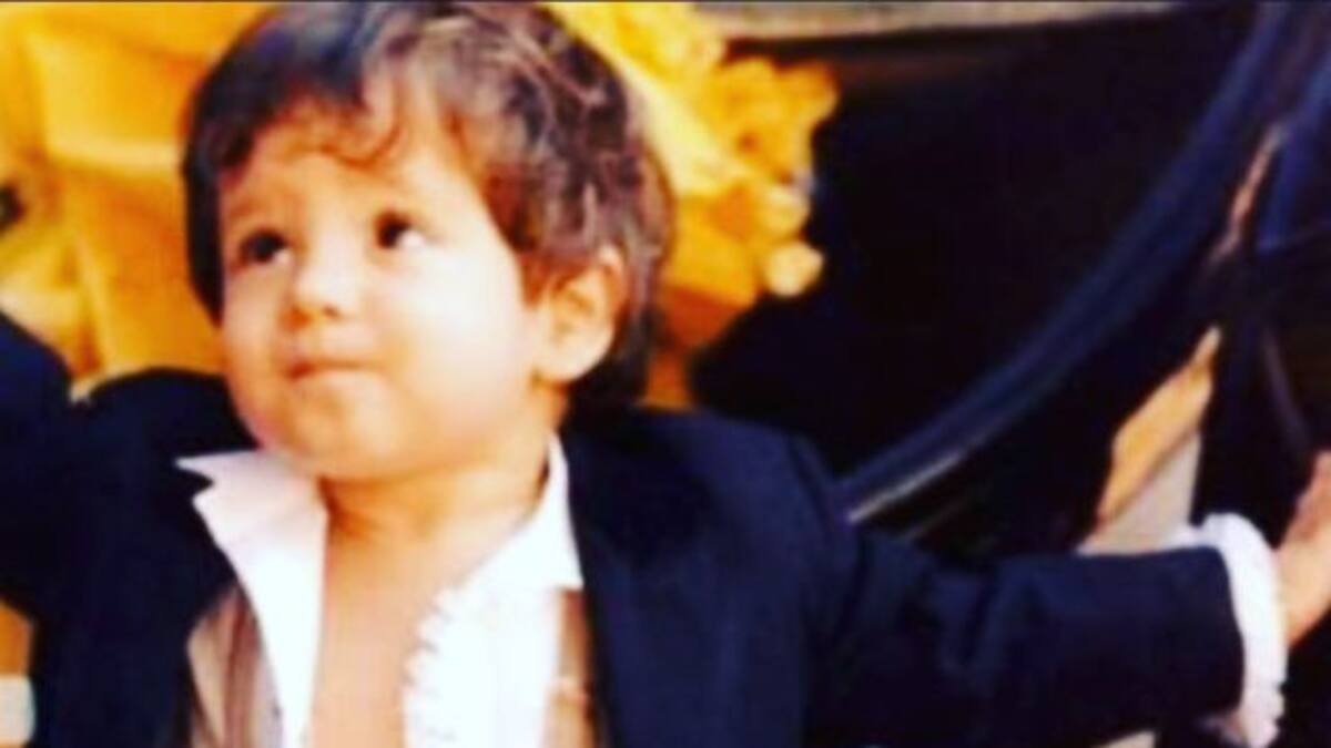 ¿Sabrías decir quién es este niño que se ha convertido en uno de nuestros cantantes favoritos?