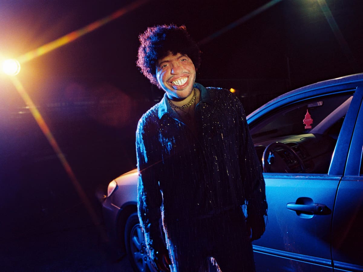 Crítica de 'Hermoso' de Benny Blanco, su primer álbum completo en español: el productor que no tiene ninguna obsesión por el concepto