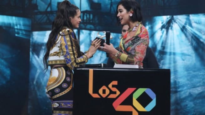 Rosalía y Dua Lipa, en LOS40 Music Awards 2018.